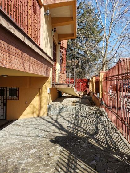 Vila str Garlei cu garaj dublu