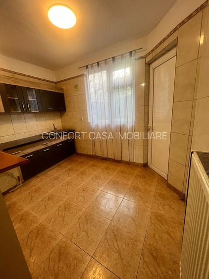 Calarasilor- Piata Muncii, vila 8 camere singur curte si teren 197 mp - 5