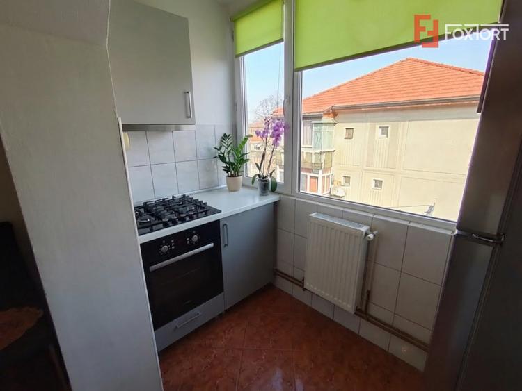 Apartament cu 3 camere de vanzare in zona Soarelui