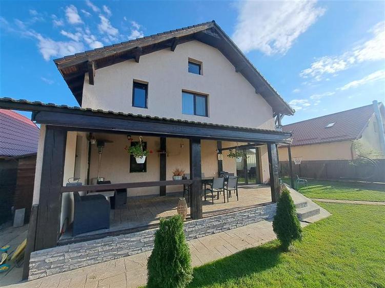 EXCLUSIVITATE, Casa 5 camere, 650 mp Teren, Carpinis-Tarlungeni, Brasov