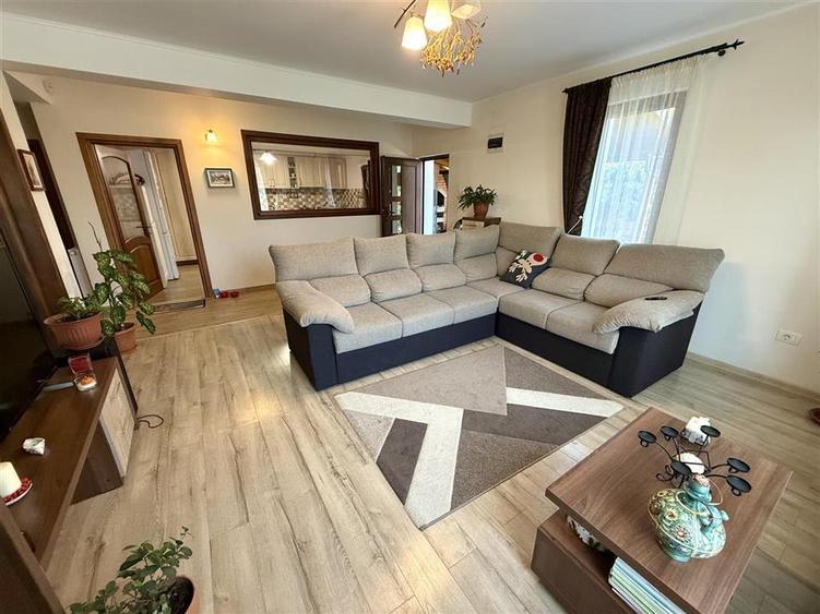 Vila tip Duplex, Curte proprie, Sanpetru Brasov