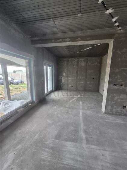 Duplex pe parter - 2 dormitoare - 2 bai - zona in dezvoltare