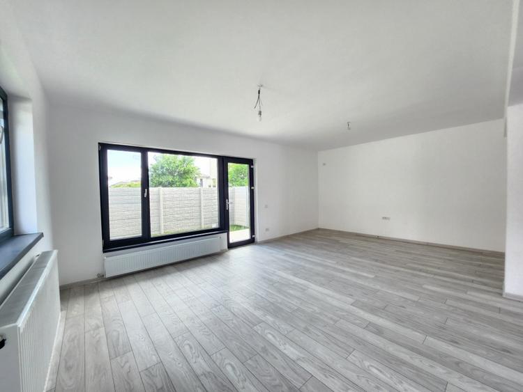 Duplex de Vanzare /Dormitor la parter -Strada Celofibrei