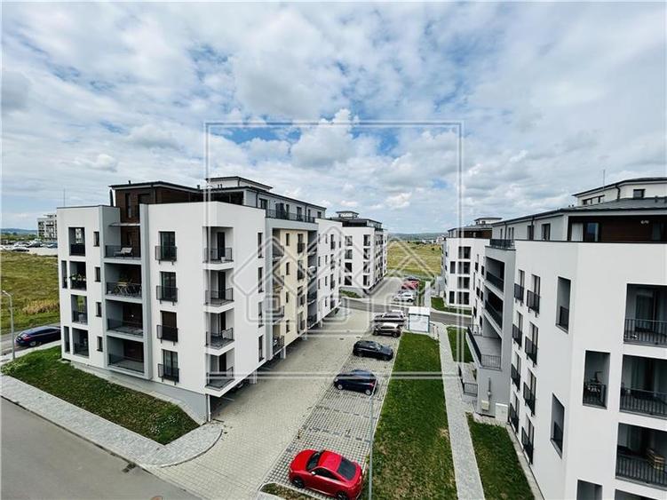 Apartament 3 camere, balcon, bloc nou, lift, boxa la subsol