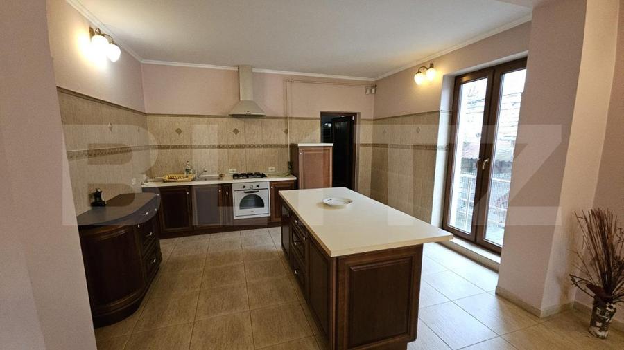 Casă individuală D+P, 6 camere, 260 mp, teren 921 mp, Sebeș – complet renovată