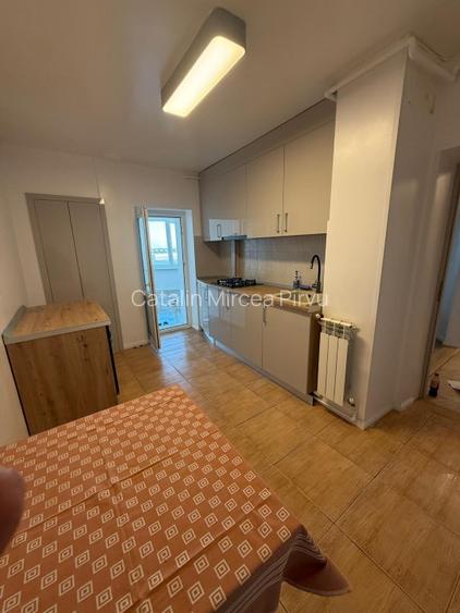 Inchiriez Apartament 3 camere - 6