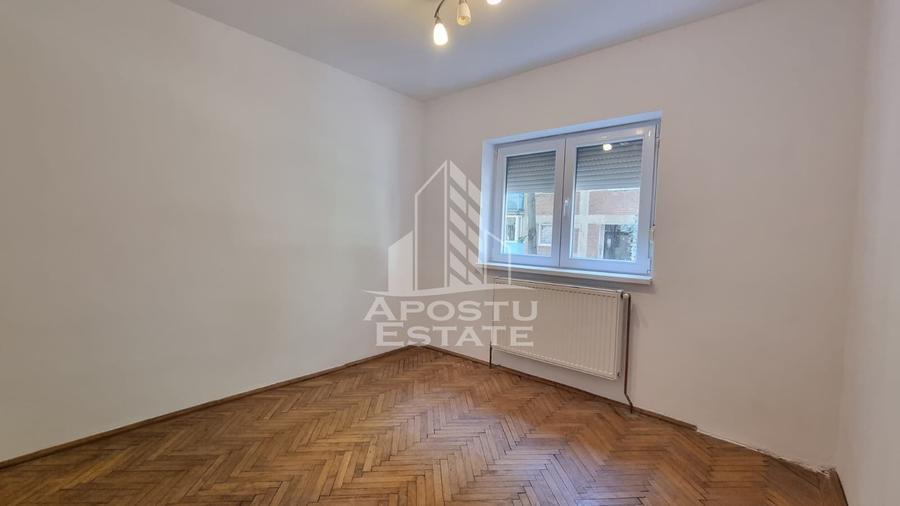 Apartament de vanzare cu 3 camere, 2 bai, 2 balcoane, zona Aradului