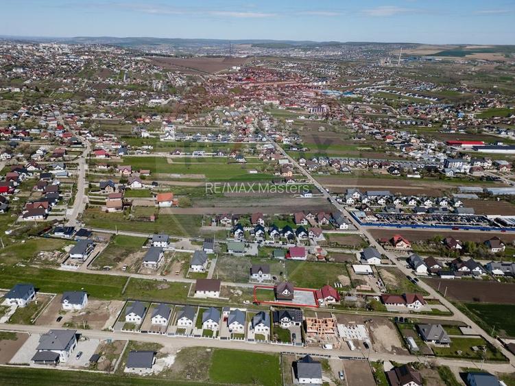 Casă / Vilă cu 4 camere de vânzare - 26