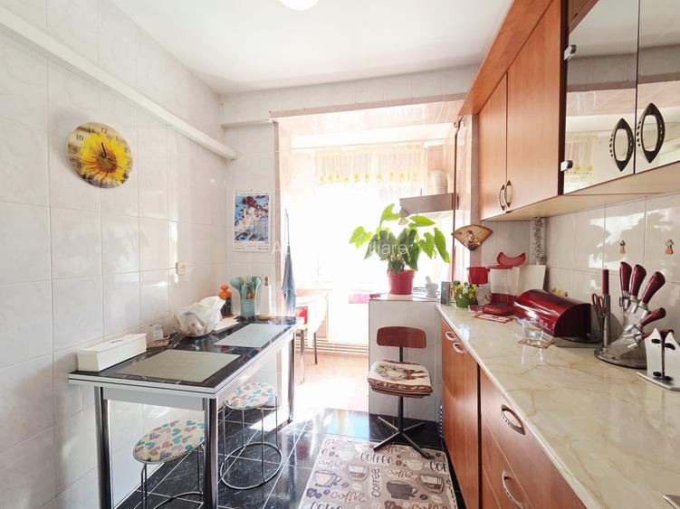 Apartament 3 camere Micro 16 cu 2 balcoane etaj 2 - 5