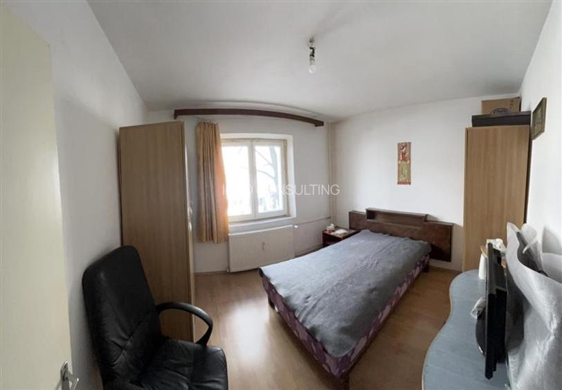Vanzare Apartament 3 Camere Decomandat Piata Sudului-Tulnici - 4