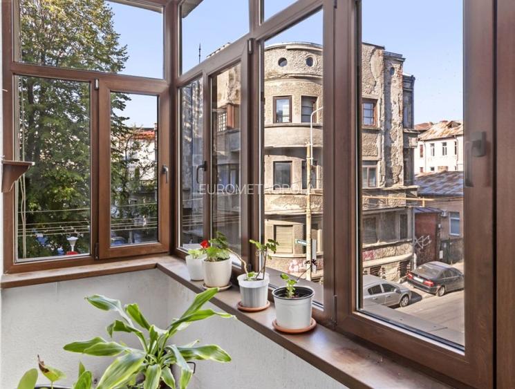 Apartament UNIC tip burghez - Piata Victoriei - 8