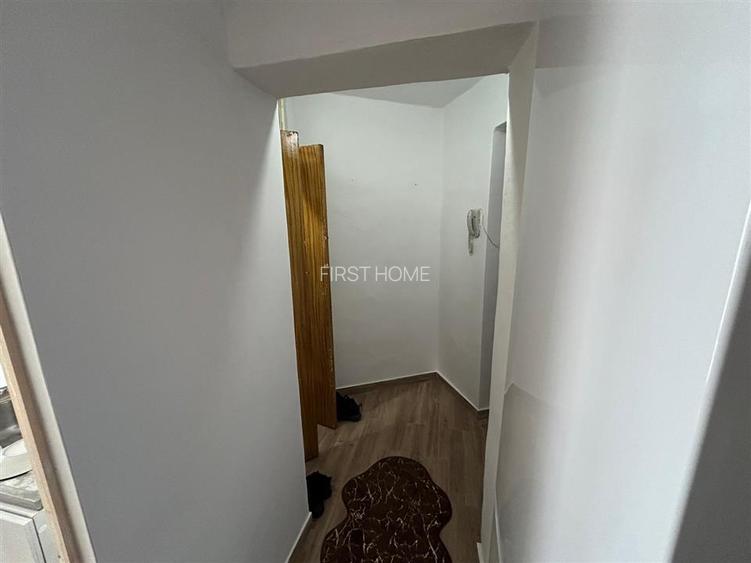 Garsoniera de vanzare etaj 3, zona Ceasul Rau - 4