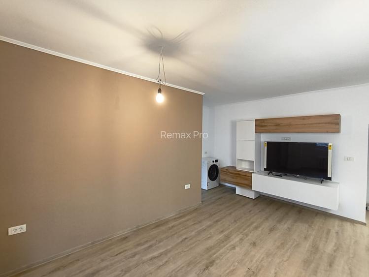 Apartament 3 camere, renovat recent, etaj 1 în Dâmbovița - 2