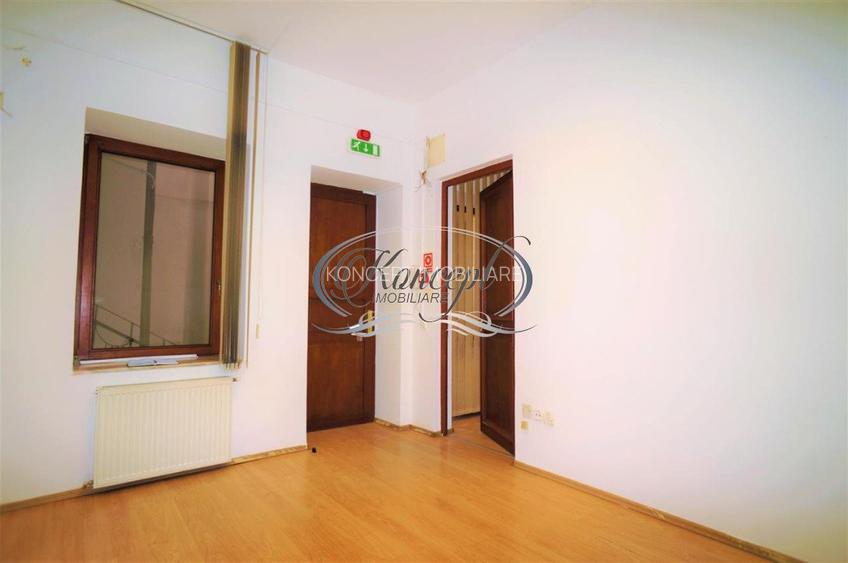 Vila interbelica in Piata Muzeului - 8