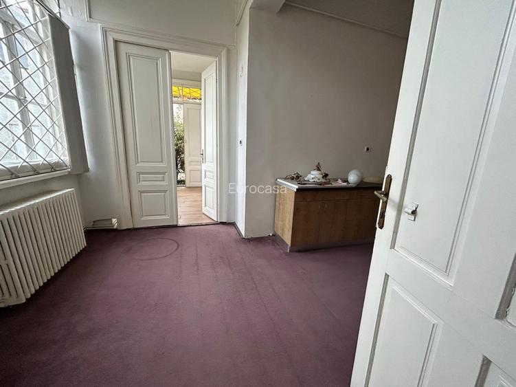 Doua camere plus spatii comune in cladire istorica - 5