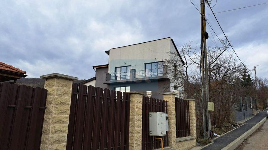 Casa superfinisata la cheie, garaj, zona linistita - 2