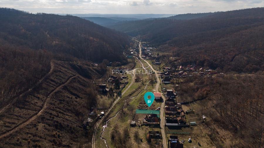 Teren intravilan de 302 mp în localitatea Șoimoș - 2