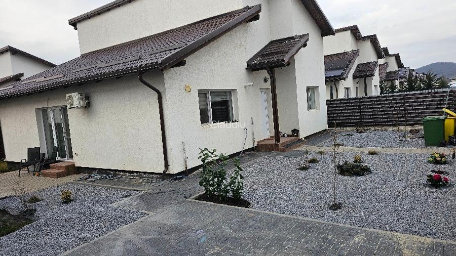 Casa individuala 3 camere mobilata/utilata noua Sanpetru - 14