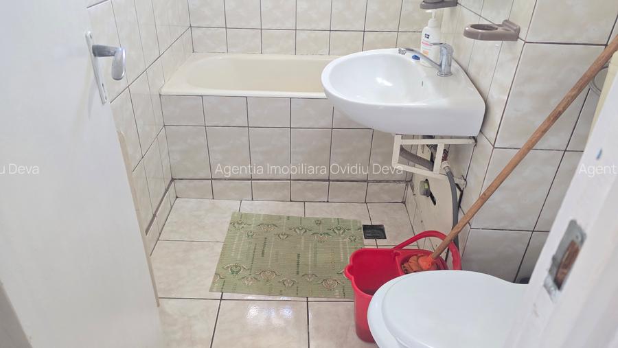 Vand apartament 2 camere decomandat  Deva,  Balcescu,intersectie cu 22 Decembrie - 6