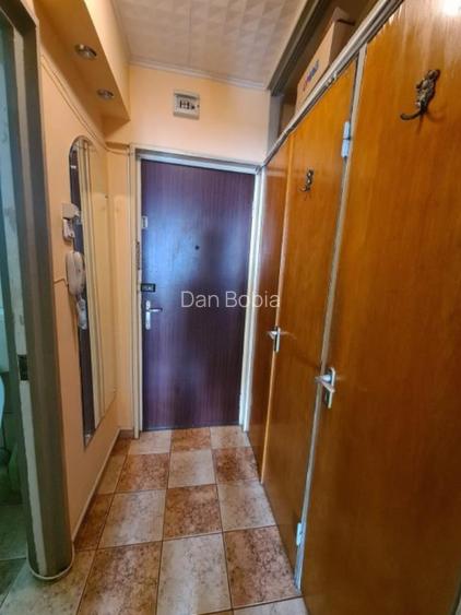 Garsoniera V-v Plaza Romania - 2