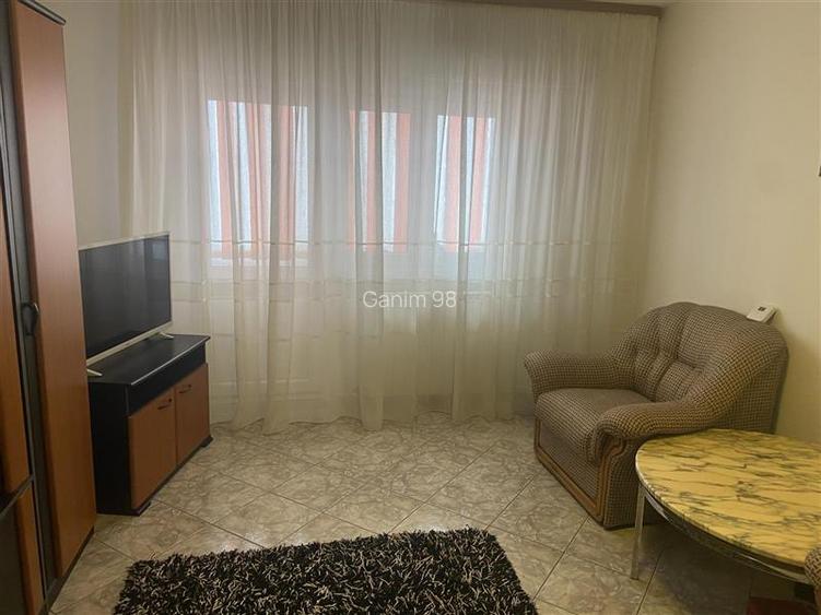 Apartament 4 camere , zona centrala -2 Stejari , decomandat , imbunatatit , mobi - 2