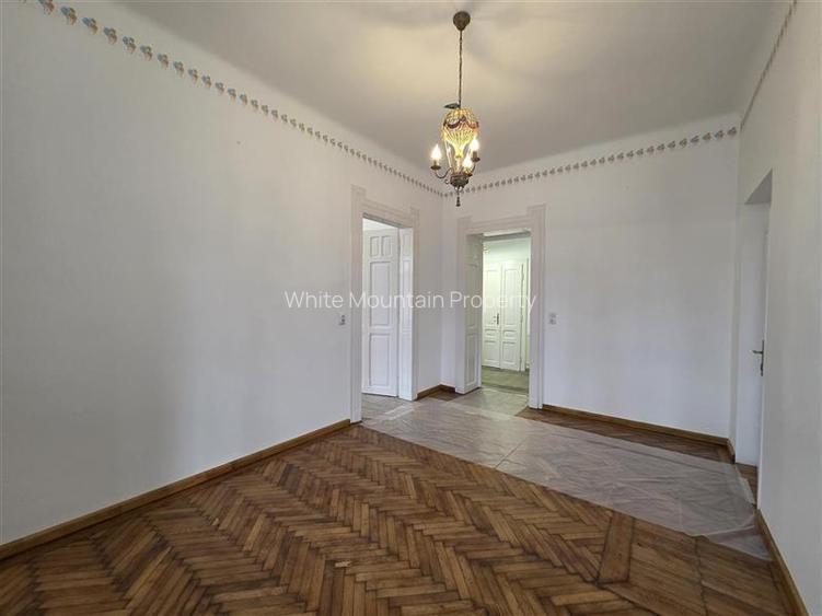 Apartament superb renovat in Centrul Istoric Brasov - 16