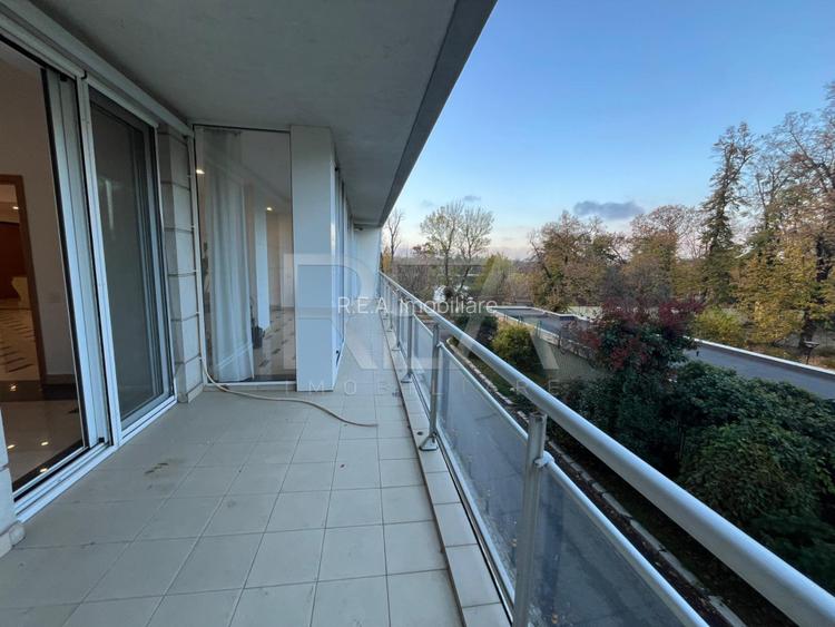 Apartament 4 camere  Resedinta - 27