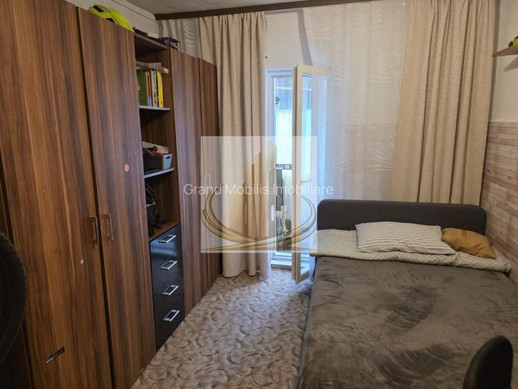 Apartament cu 4 camere,  parter  în zona  Lipovei - 12