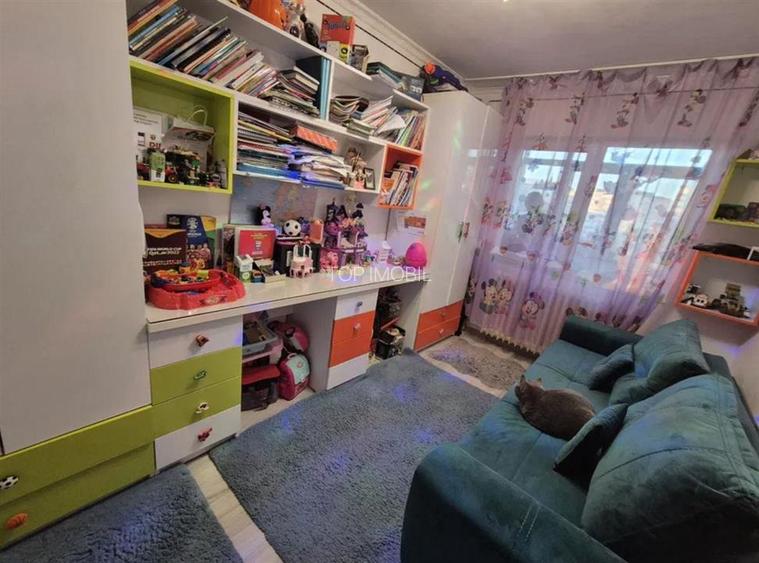 Apartament 3 camere semidecomandat, Podu Ros - Liceul Racovita - 3