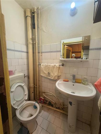 Apartament cu 3 camere  decomandat, 2 bai - Pacurari - Neculau - 8