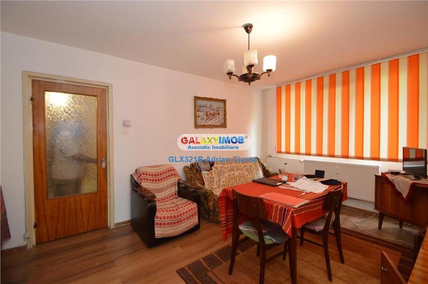 Rahova |Alexandriei | Antiaeriana | Scoala Nr. 131 | balcon - 2