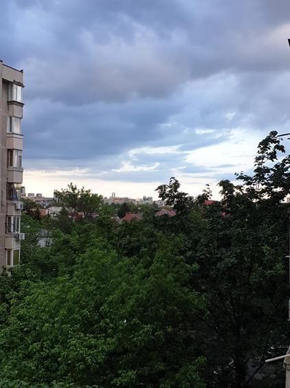 13 Septembrie Panduri, bloc mixt 1992, metrou Academia Militara - 13