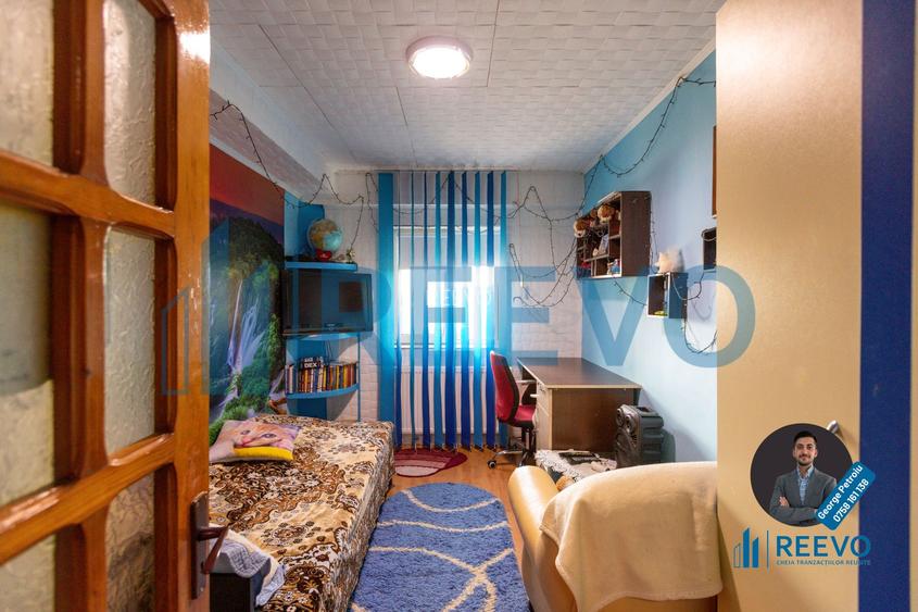 Apartament cu 3 camere decomandat,  Mioriței - 18