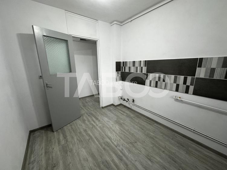 Apartament de vanzare decomandat 2 camere etaj 1 Vasile Aaron - 3