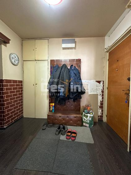 Apartament 3 camere decomandat - 2 bai - etaj 7/8 in zona Vitan