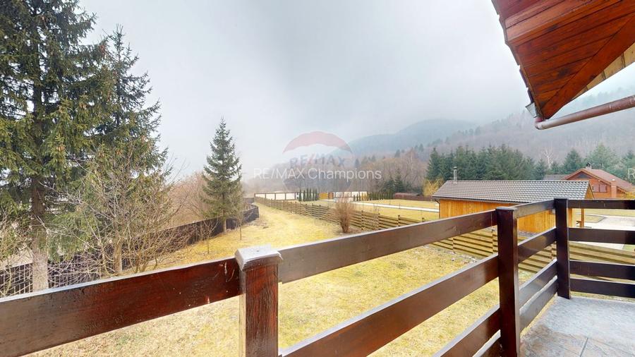 Casă de vacanță / Pensiune | Plaiul Foii | Zărnești | P+E+M - 25