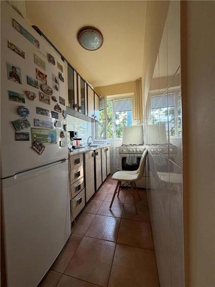 Apartament cu 2 camere și balcon, situat în Dacia, Etaj Intermediar