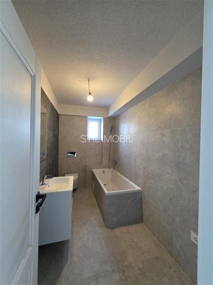 Apartament 3 camere - Etaj 3, 2bai - Str. Soarelui, Păcurari - 10