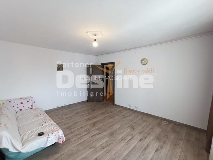 Apartament 3 camere, decomandat, langa Mall Vitan - 3