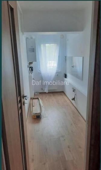 59990 euro -Garsoniera renovata Gorjului -bloc 1981- centrala proprie - 3
