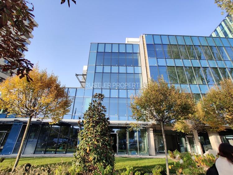 Spatiu comercial de inchiriat  - Metrou Politehnica - 2