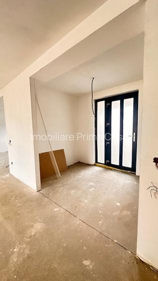 APA SARATA casa deosebita 300mp cu 2 garaje si 8ari teren! - 12