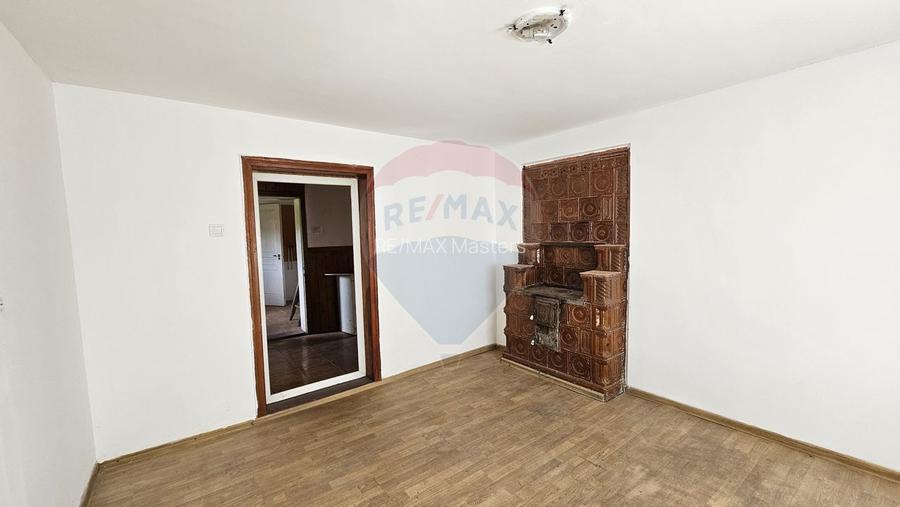 Casă  cu 3 camere, teren intravilan de 1300mp în Ipotești Tișăuți, SV - 7