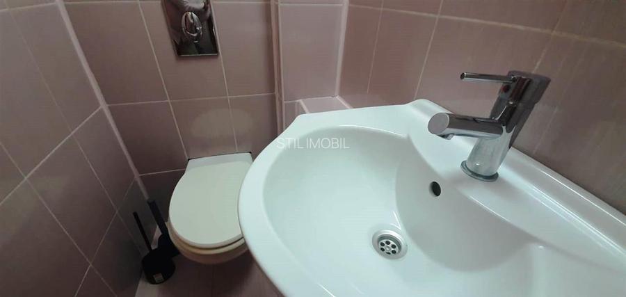 Apartament 3 camere decomandat 2 bai Nicolina - Gradinita nr. 1 - 13