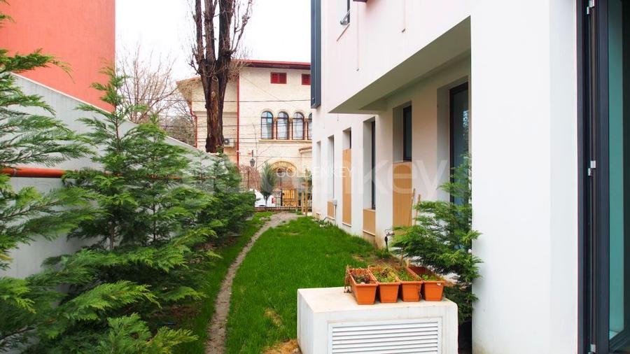 Apartament superb cu 3 camere, gradina si piscina - 4