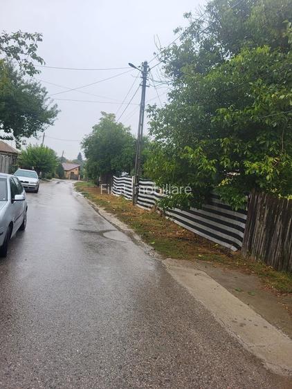 Teren 1055 mp,situat la 5 minute de Parc Comana,intre case - 2