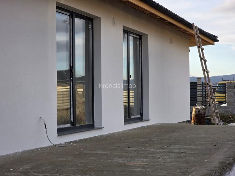 Casa individuala cu 4 camere, nivel parter, teren 550mp - 2