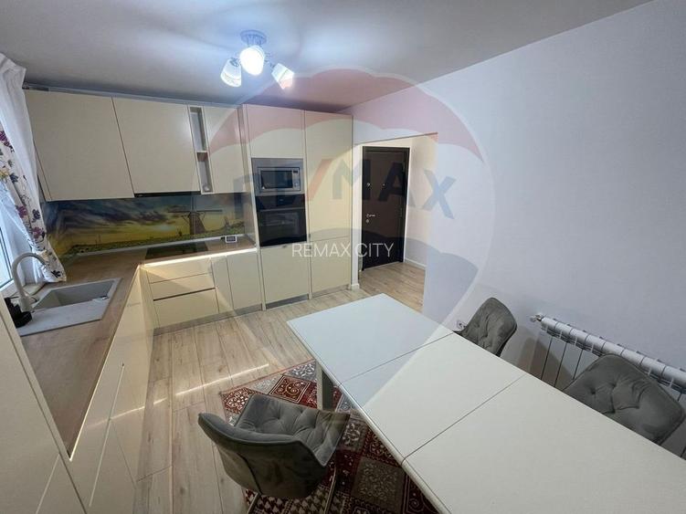 Apartament cu 3 camere de închiriat în zona Precista - 3