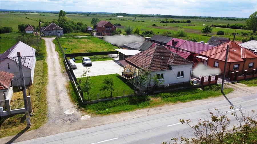 VIDEO | Casa cu teren generos si deschidere la 3 strazi | 10 minute de Satu Mare - 25