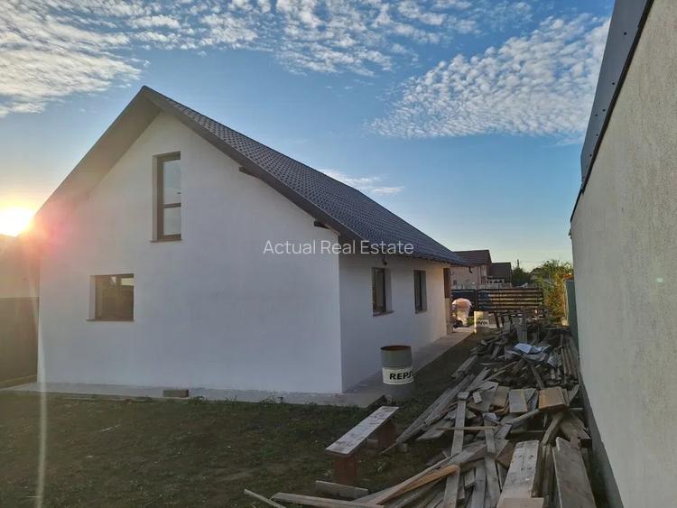 CASA CUMPANA| 105 MP | 390 MP TEREN | TOATE UTILITATILE|  - 4